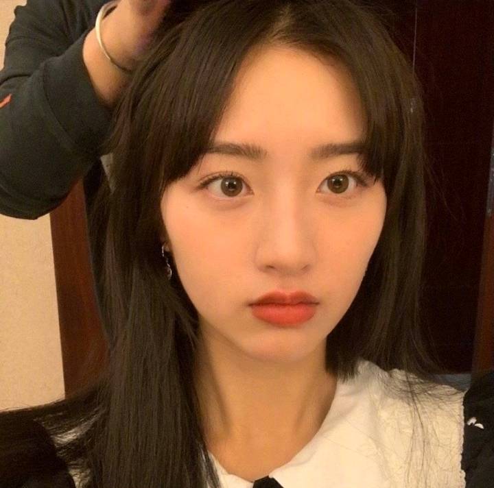 颜值服务在线的小姐姐